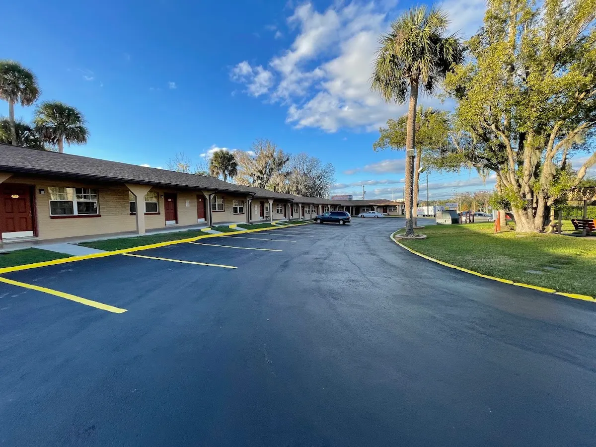 Shangri La Motel