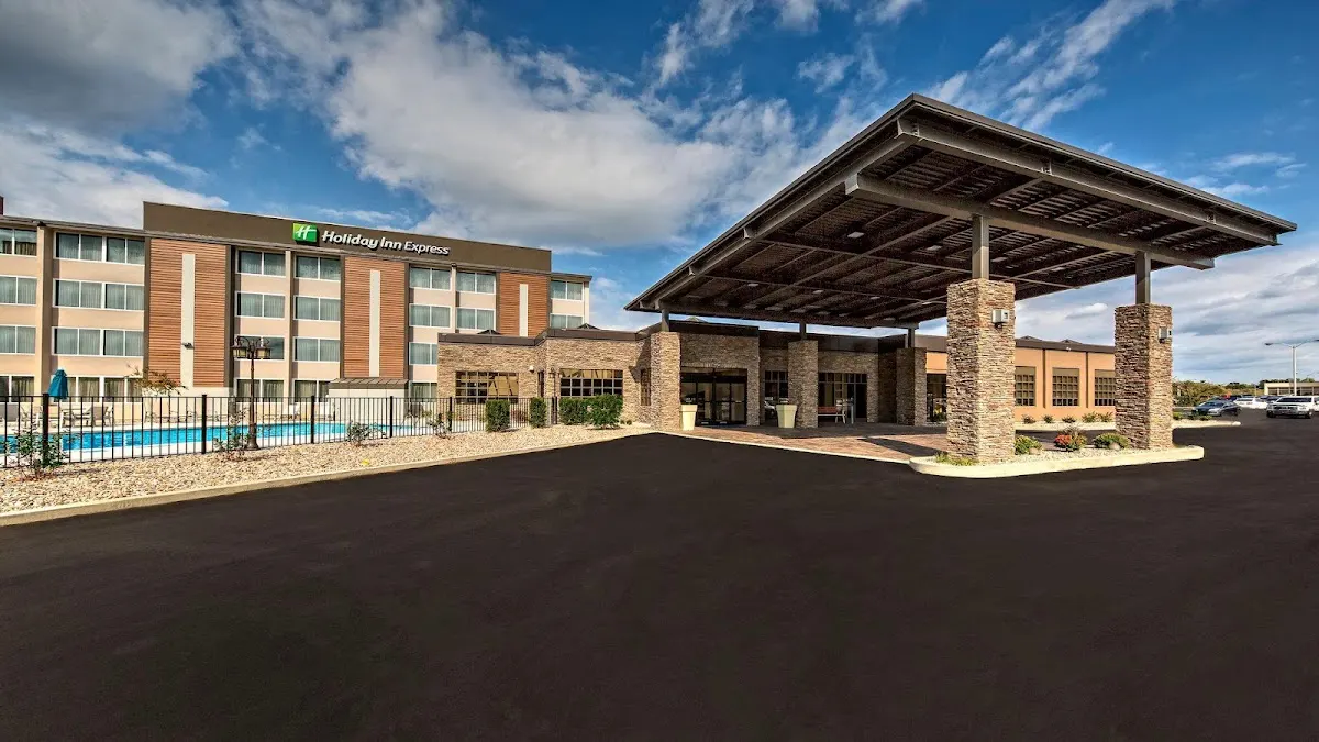 Holiday Inn Express Louisville Airport Expo Center by IHG