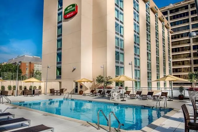 Courtyard by Marriott Bethesda Chevy Chase