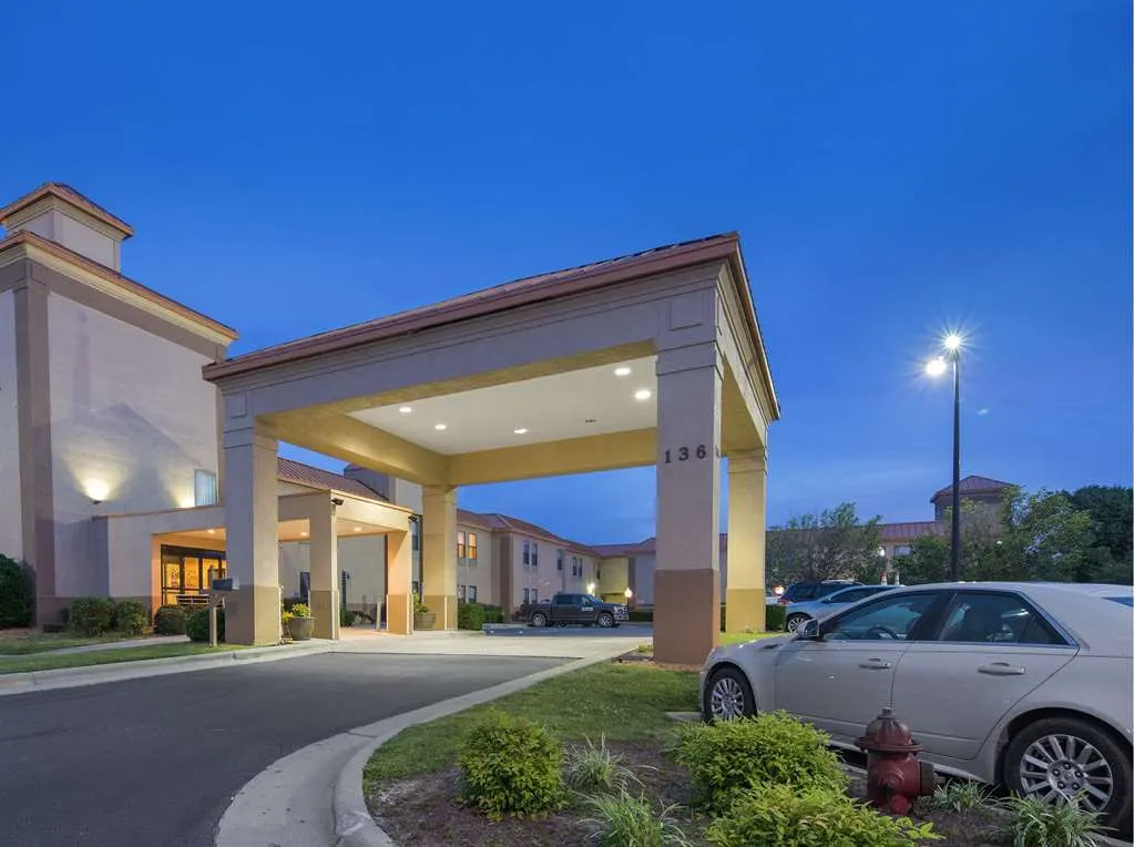 SureStay Plus by Best Western Roanoke Rapids I 95