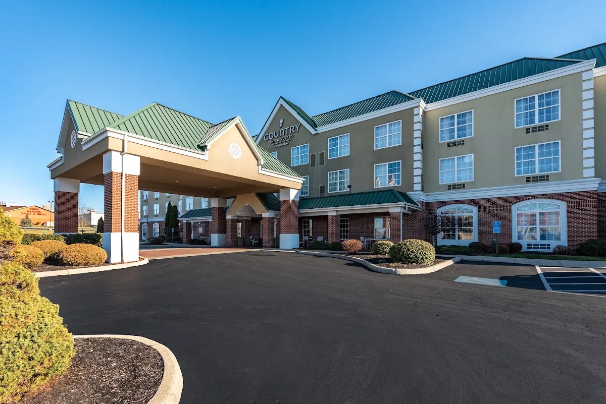 Country Inn & Suites by Radisson, Findlay, OH
