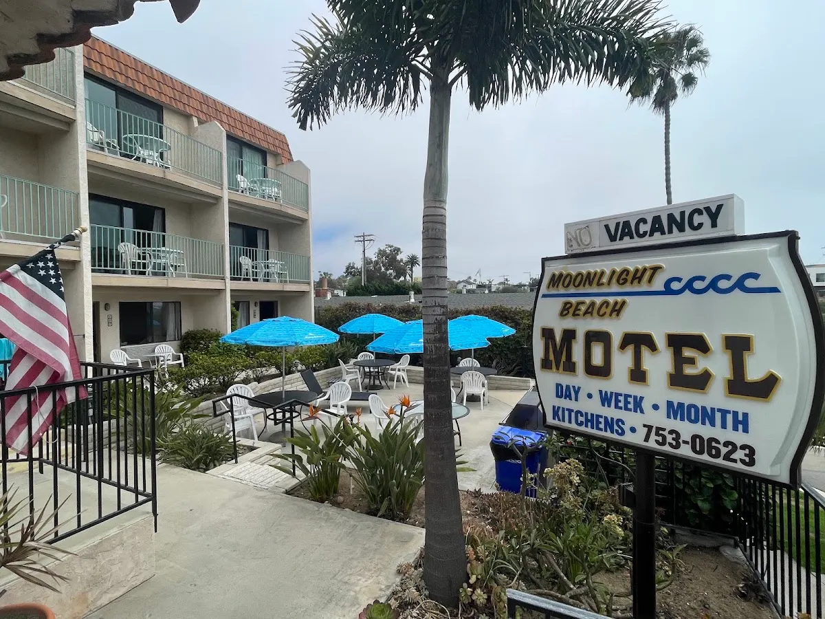 Moonlight Beach Motel