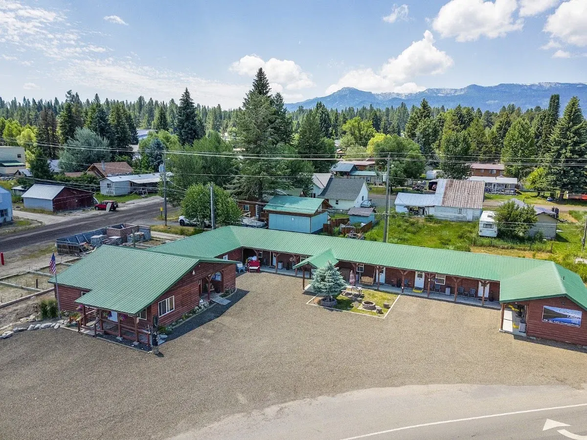 Cascade Lake Inn