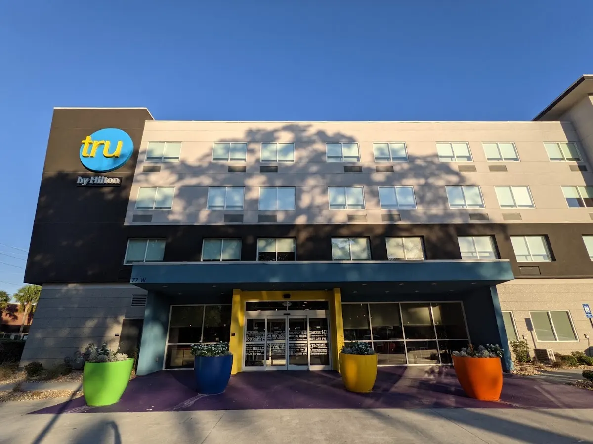 Tru By Hilton Savannah Midtown