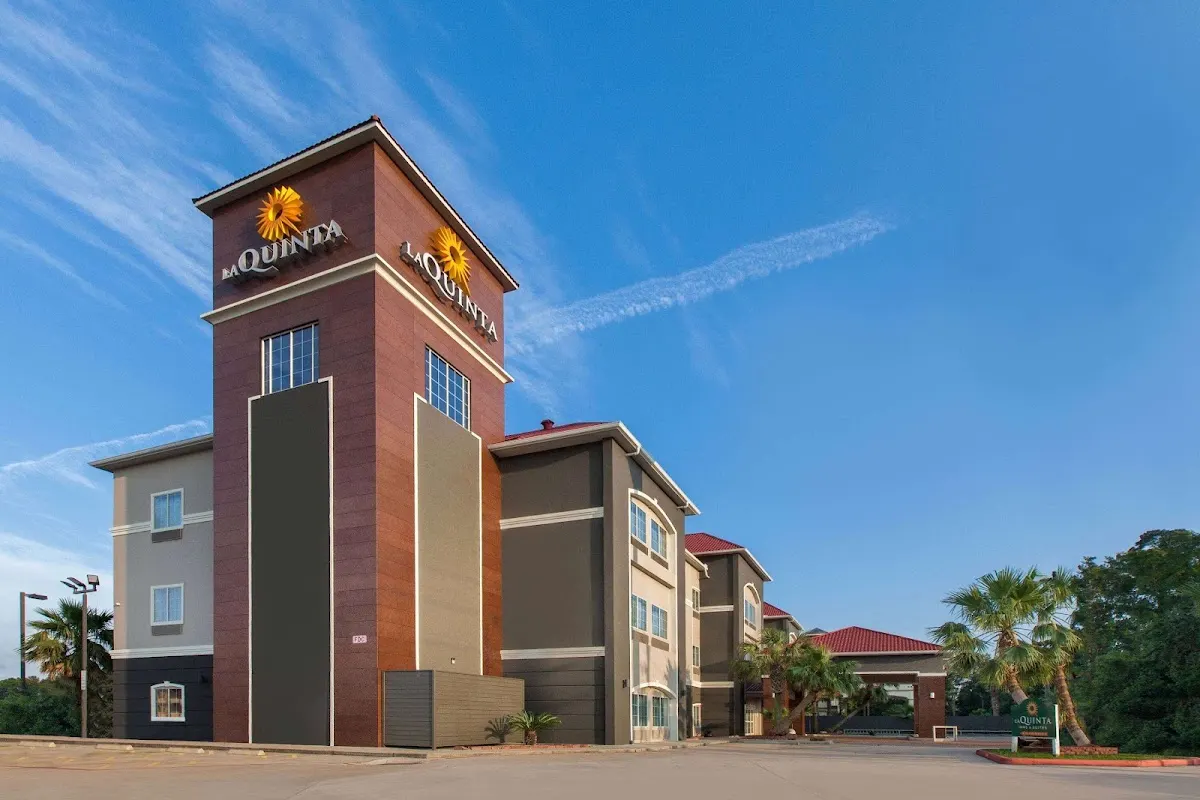 La Quinta Inn & Suites by Wyndham Houston New Caney