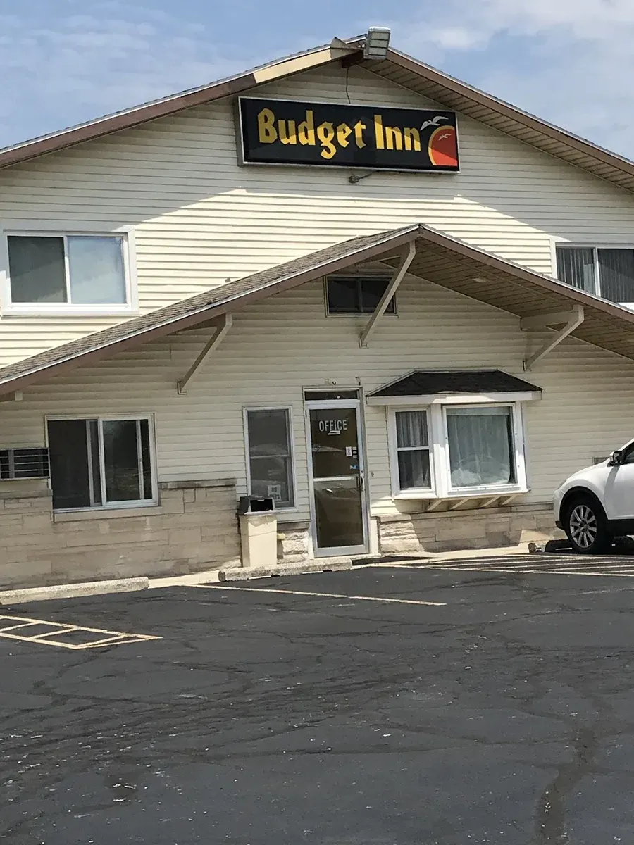The Perrysburg budget inn