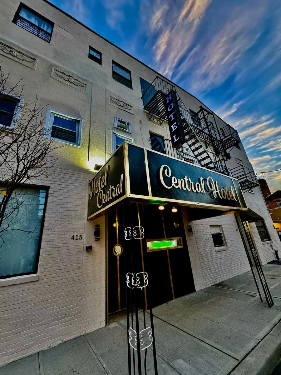 Central Hotel