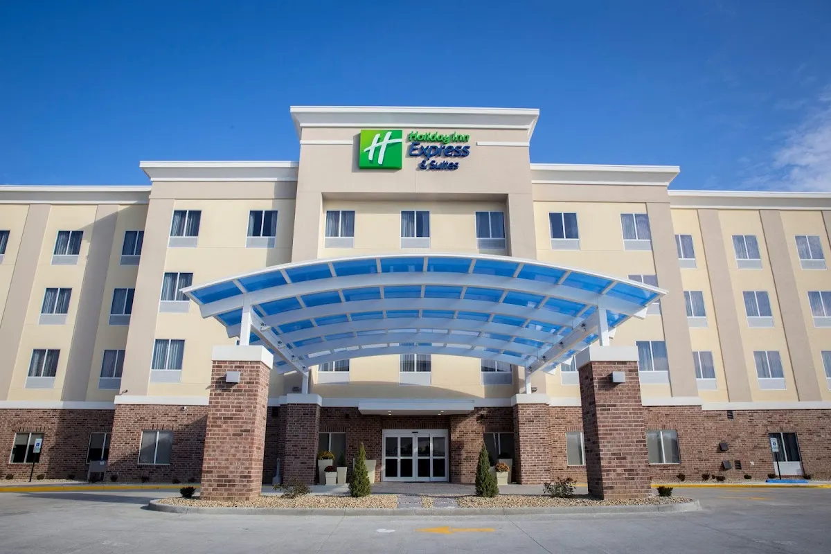 Holiday Inn Express & Suites Edwardsville by IHG