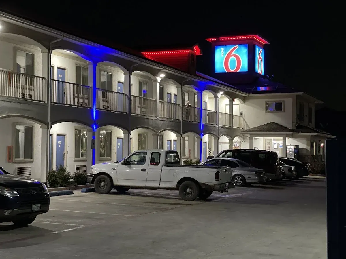 Motel 6 Rhome