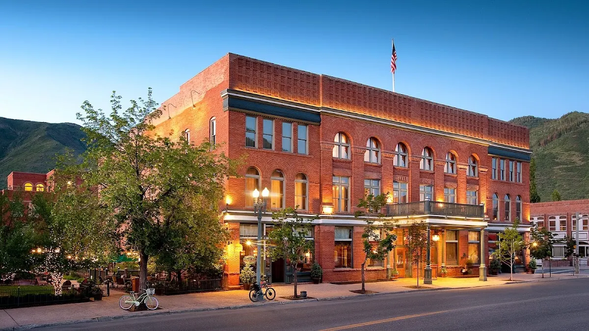 Hotel Jerome, Auberge Collection