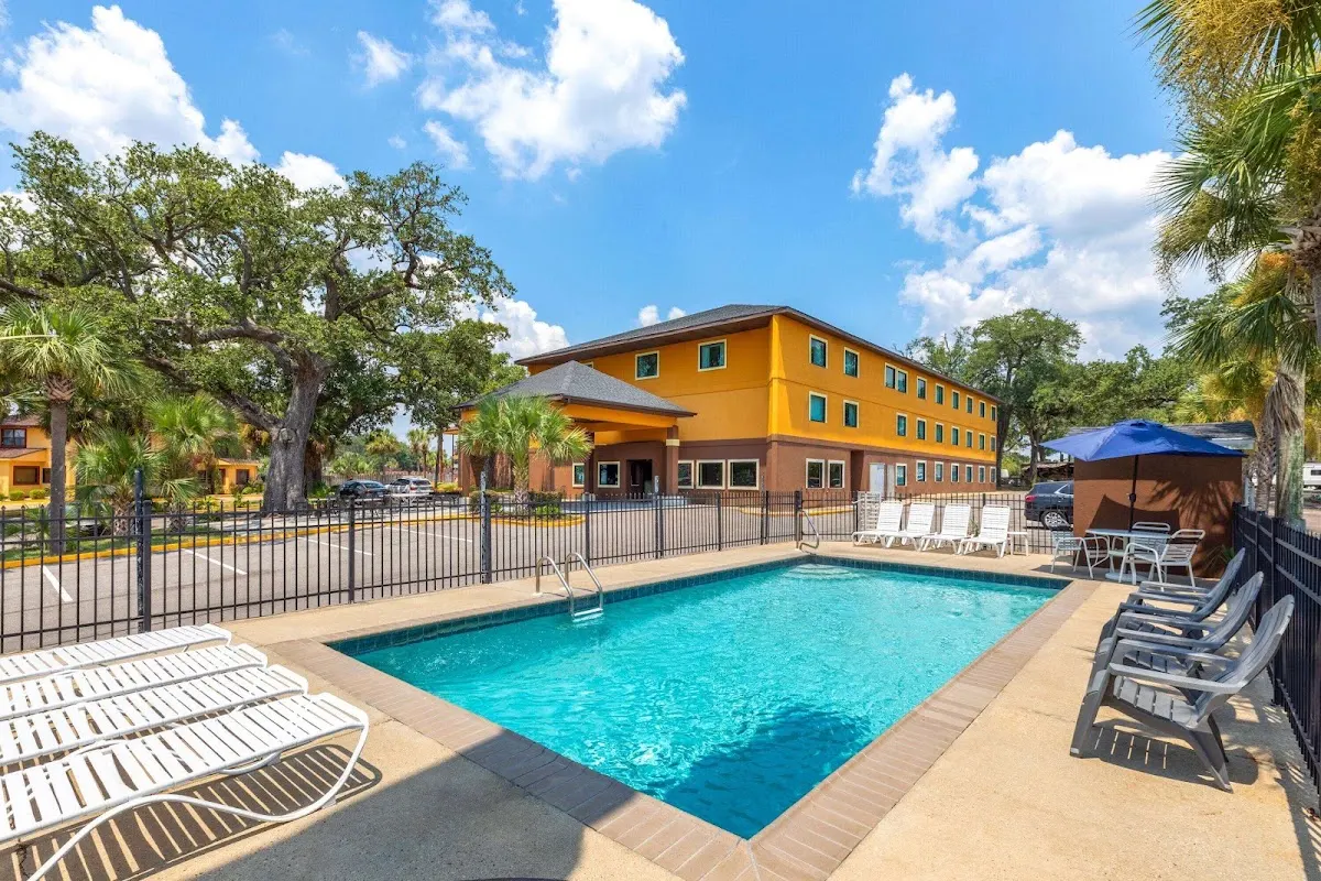 Days Inn by Wyndham Biloxi Beach