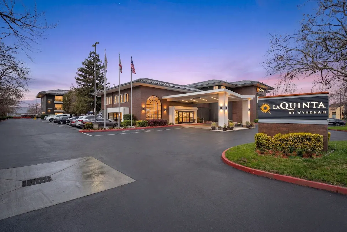 La Quinta Inn & Suites by Wyndham Oakland - Hayward