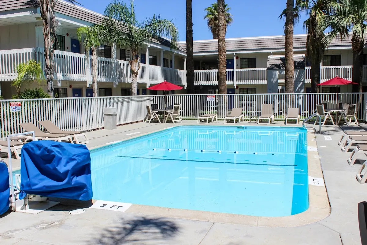 Motel 6 Coalinga, CA - East