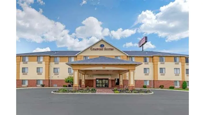 Comfort Suites Findlay I-75 near Sports Complex