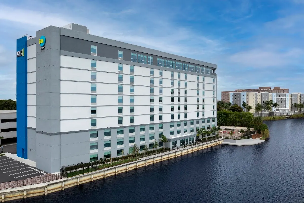Tru by Hilton Miami Airport South Blue Lagoon