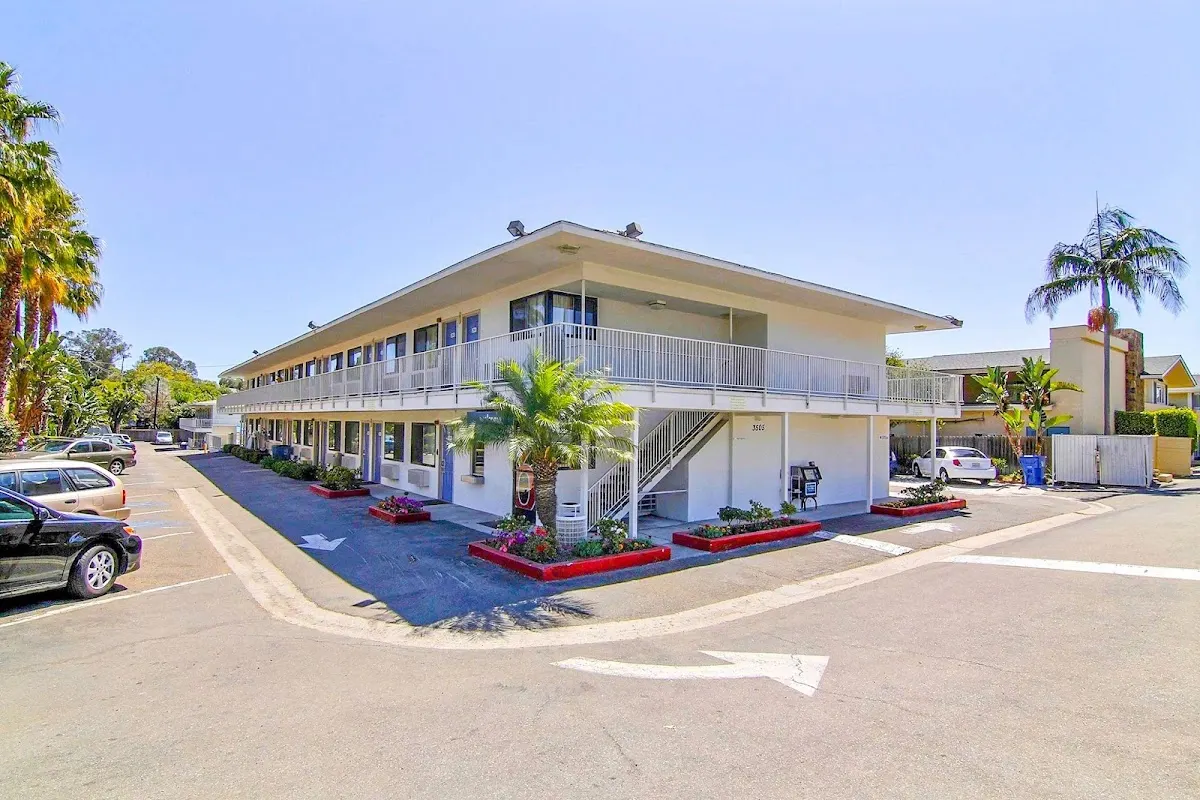 Motel 6 Santa Barbara, CA - State Street