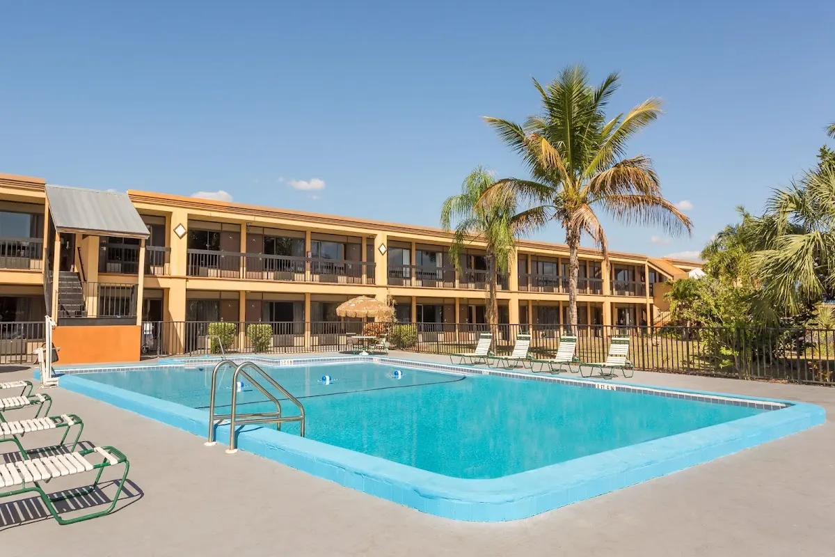 Travelodge by Wyndham Fort Myers/Cape Coral