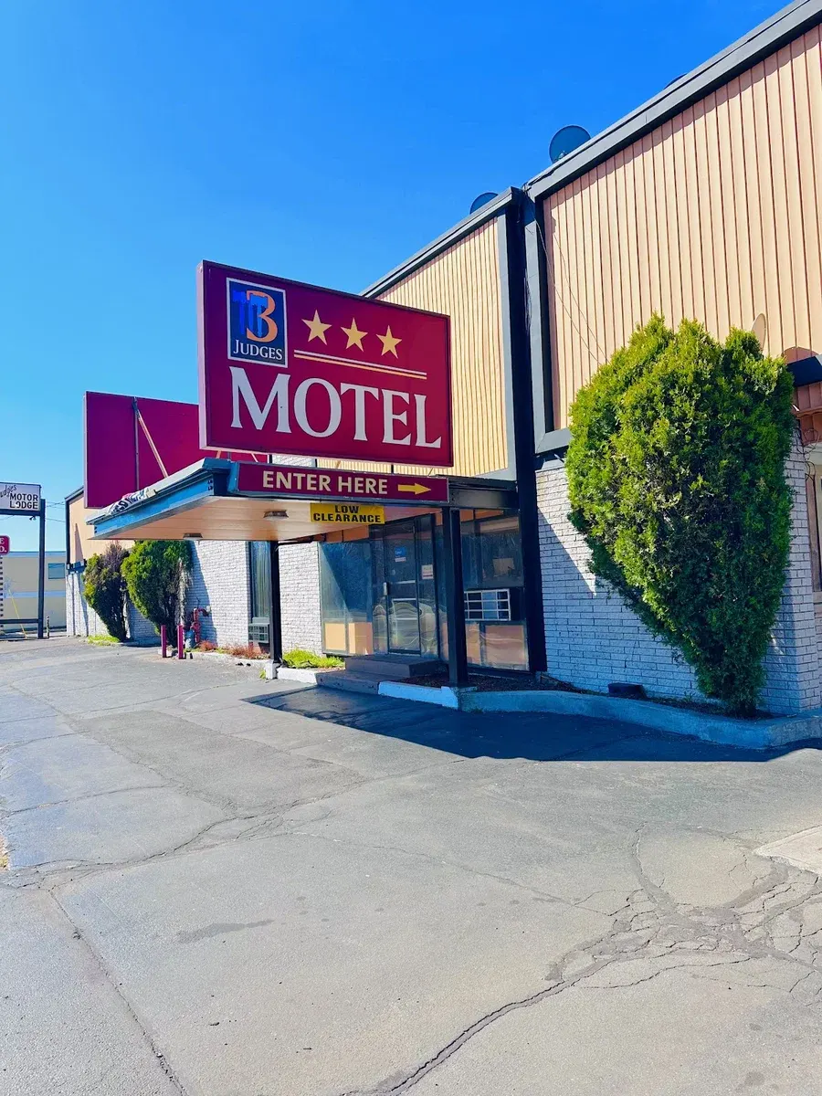 Three Judges Motor Lodge