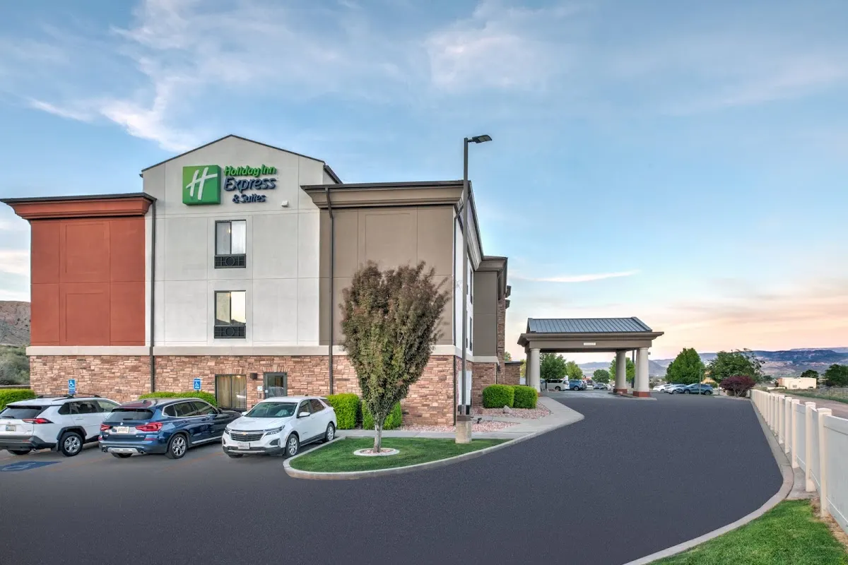 Holiday Inn Express & Suites Richfield by IHG