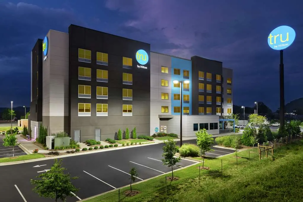Tru by Hilton Ringgold
