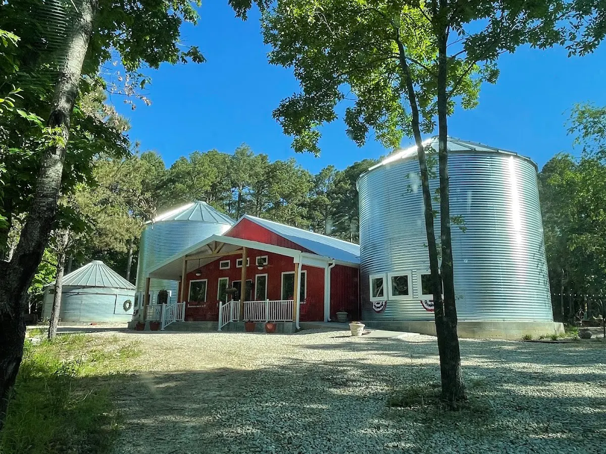Hermann Grain Bins Bed and Breakfast and Retreat Center