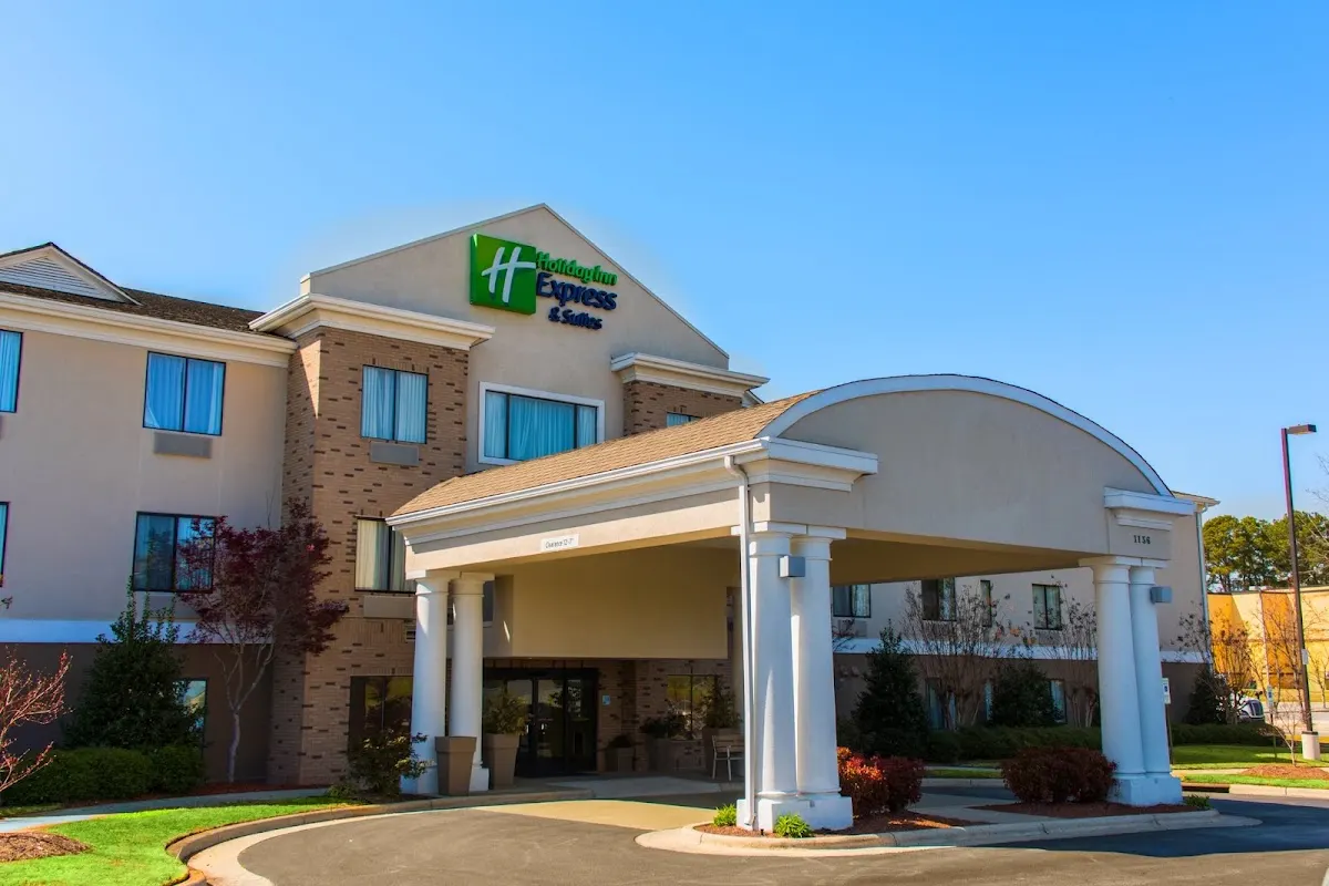 Holiday Inn Express & Suites Kinston by IHG