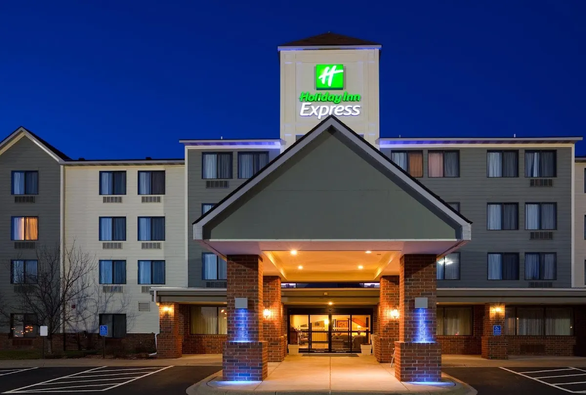 Holiday Inn Express & Suites Coon Rapids-Blaine Area by IHG