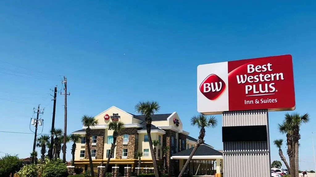Best Western Plus Seawall Inn & Suites by the Beach