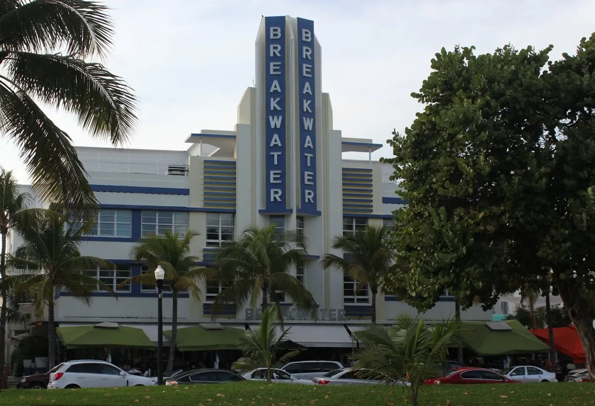 Hotel Breakwater South Beach