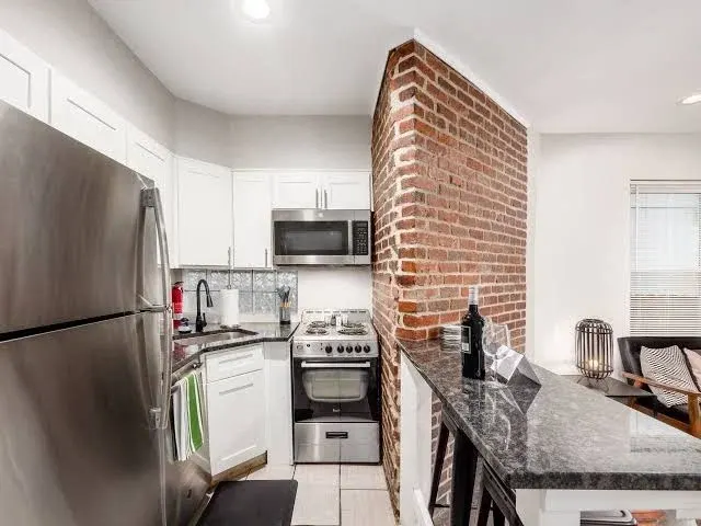 Charming 2-bedroom apartment in heart of walkable German Village