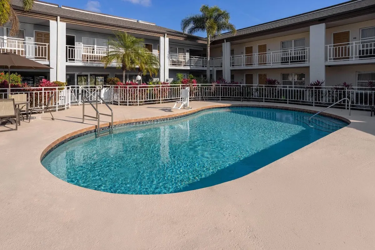 Super 8 by Wyndham Ellenton Bradenton Area