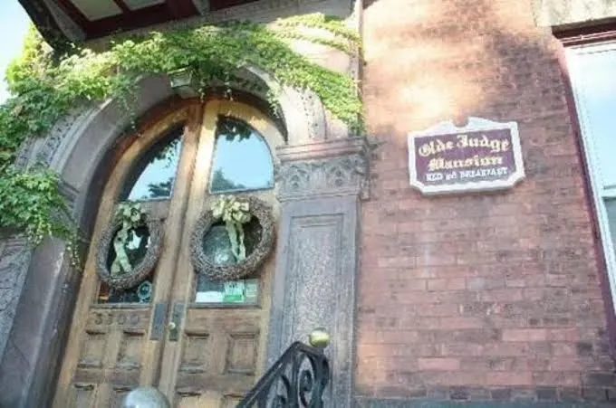 Olde Judge Mansion B & B
