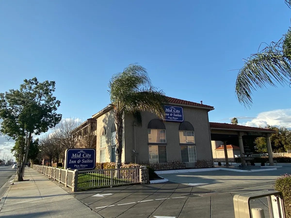 Mid City Inn and Suites