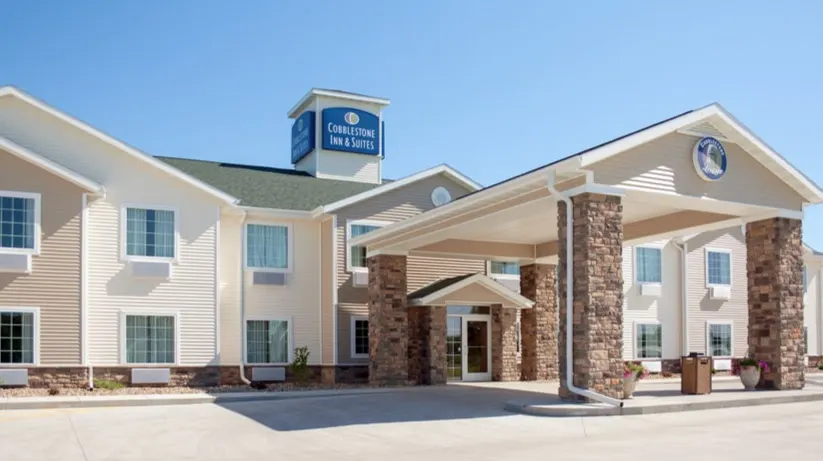 Cobblestone Inn & Suites - Winterset