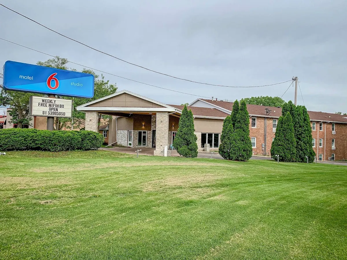 Motel 6 Rockford, IL