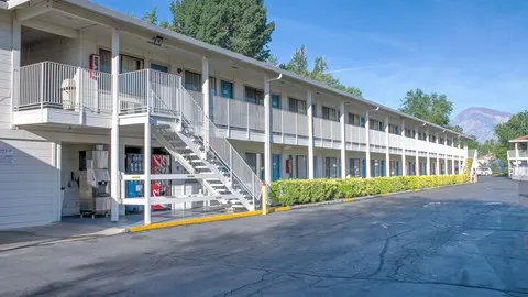 Motel 6 Bishop, CA