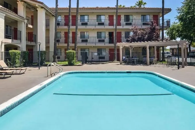 Rodeway Inn & Suites Rancho Cordova - Folsom