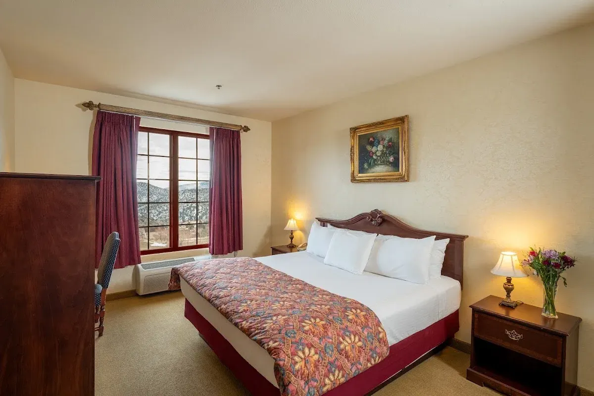 Silverland Inn