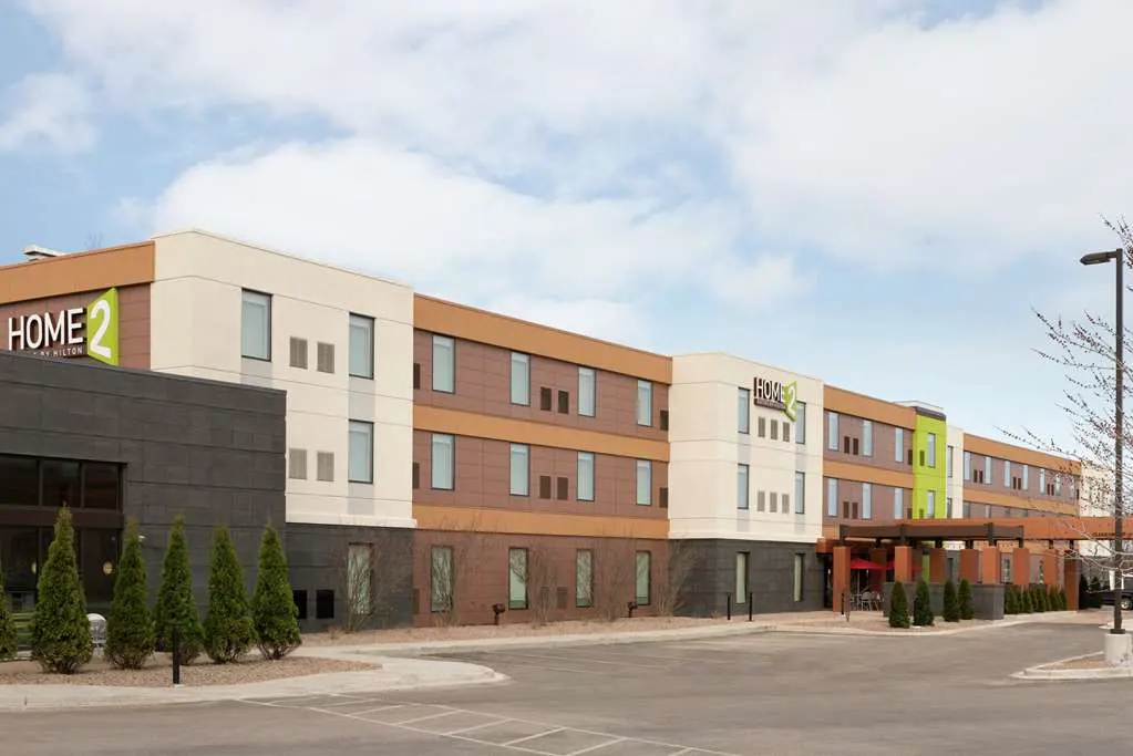 Home2 Suites by Hilton Milwaukee Airport