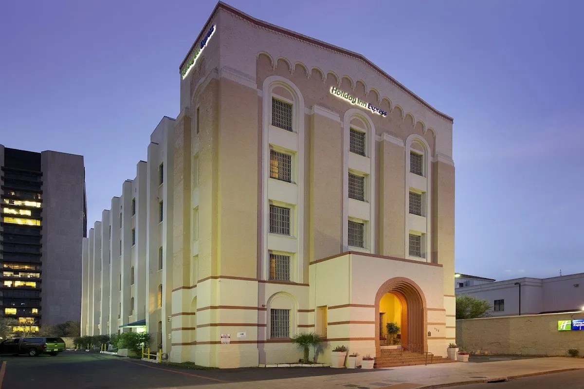 Holiday Inn Express San Antonio N-Riverwalk Area by IHG