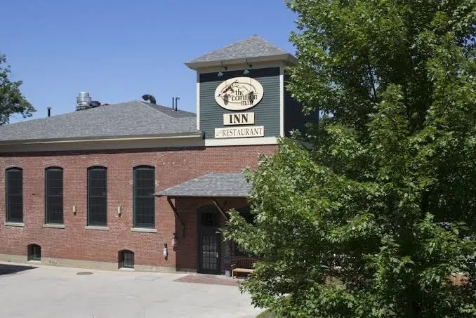 The Common Man Inn