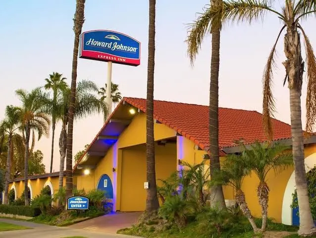 Howard Johnson by Wyndham National City/San Diego South
