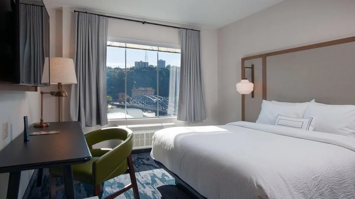 Fairfield by Marriott Inn & Suites Pittsburgh Downtown