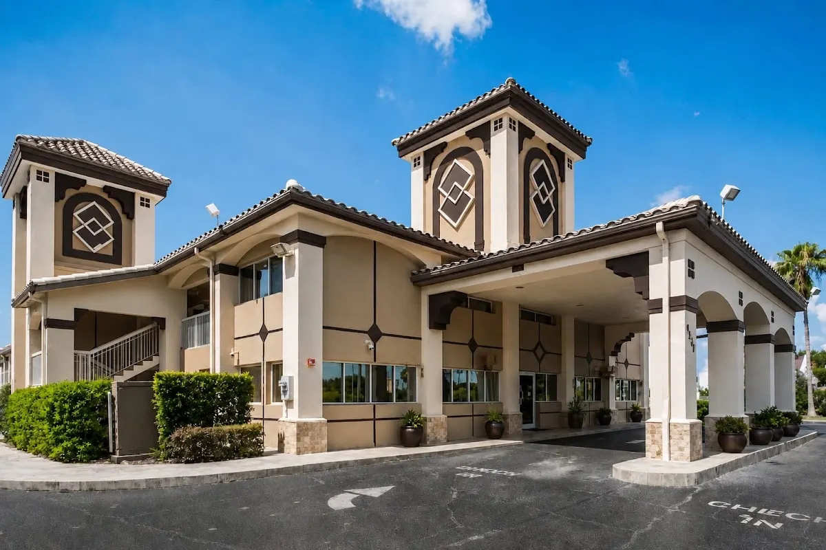 JC Inn Hotel