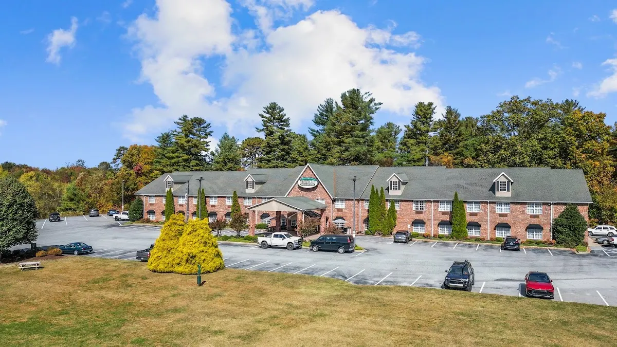 Mountain Inn & Suites Flat Rock (OFFICIAL WEBSITE)