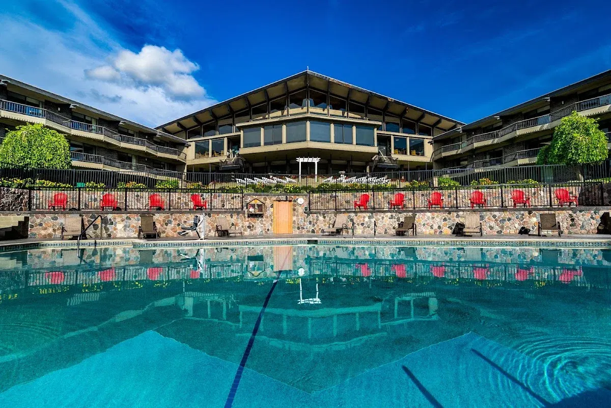The Lakeview Hotel | Shanty Creek Resort