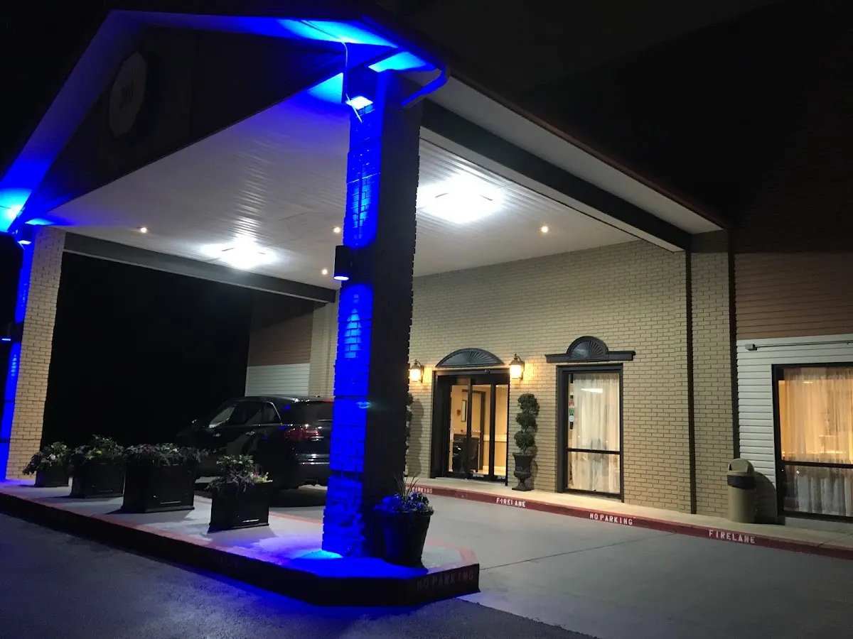 Grand View Inn and Suites
