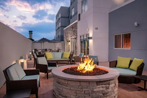 Fairfield by Marriott Inn & Suites Harrisburg International Airport