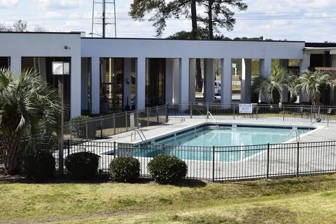 Landmark Inn