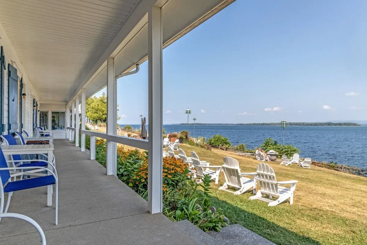 Shore Acres Inn & Restaurant